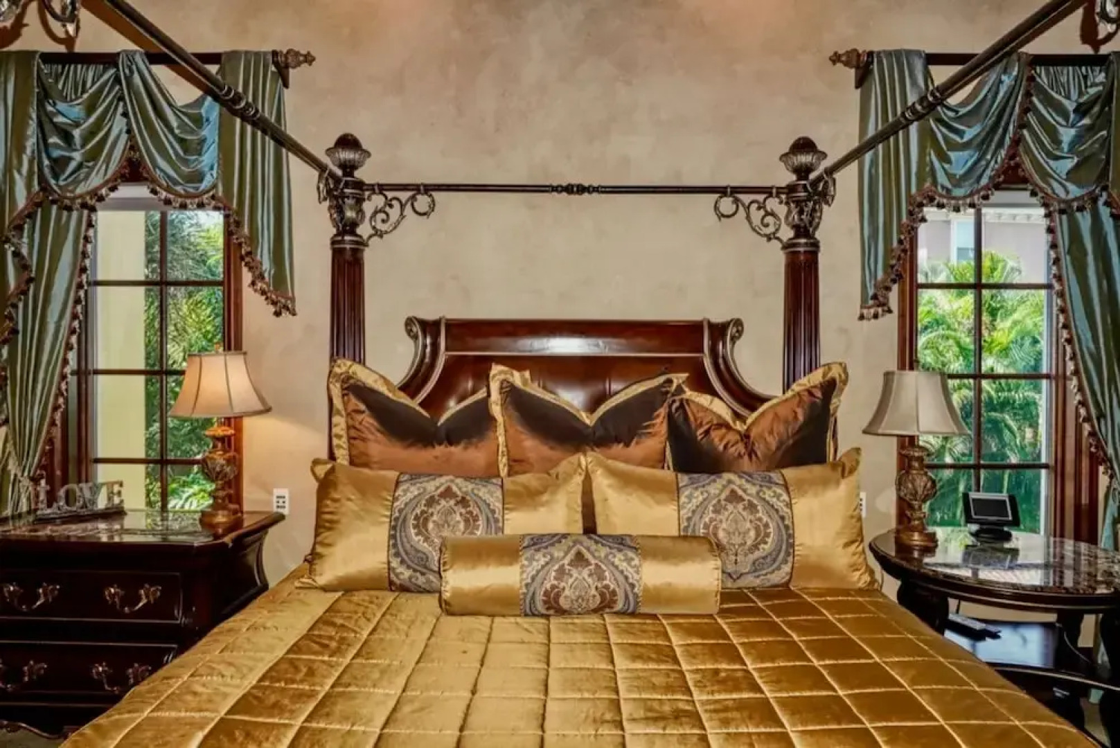 Tierra Verde St Petersburg Waterfront Estate by TechTravel