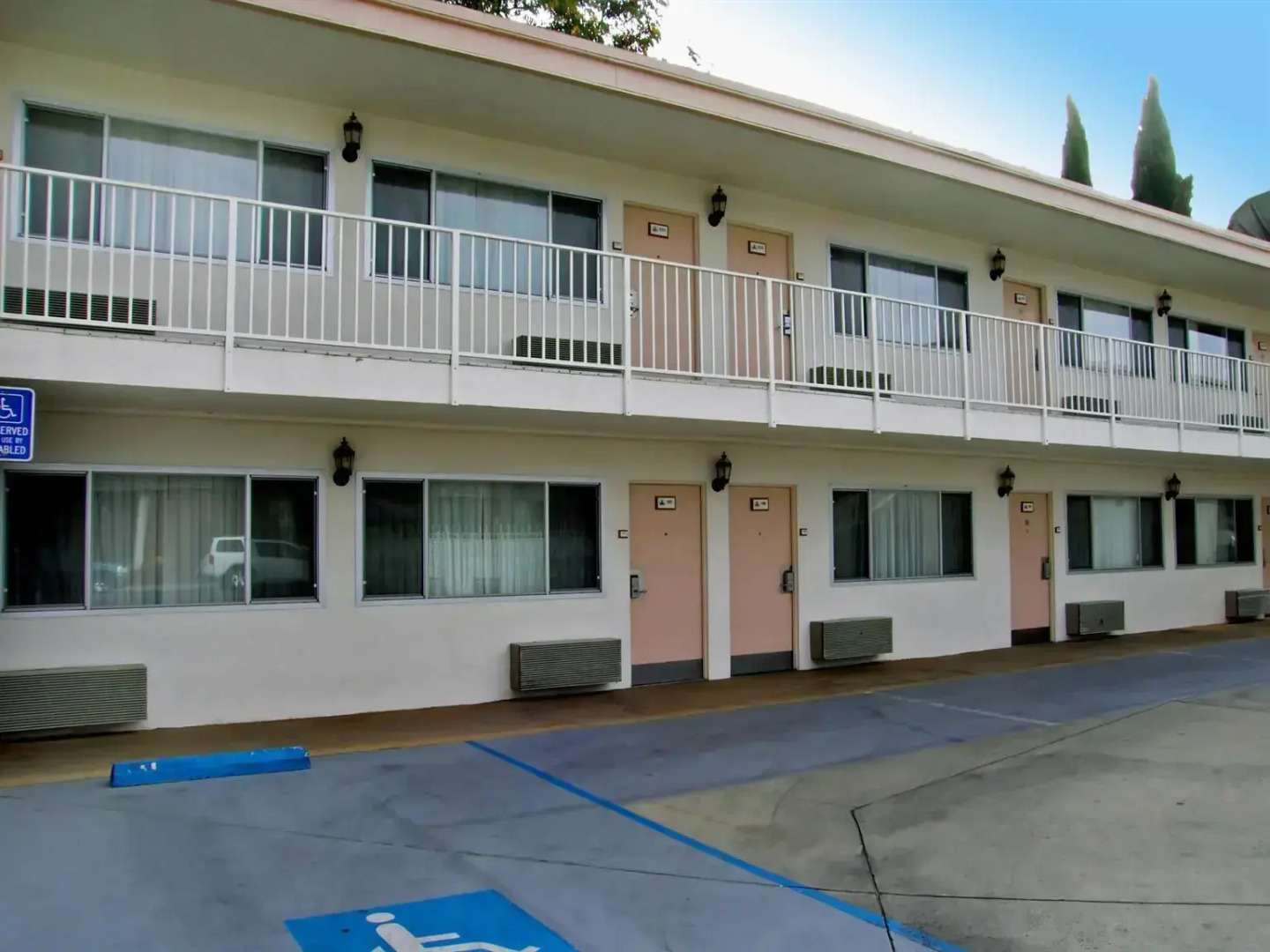 Americas Best Value Inn Visalia