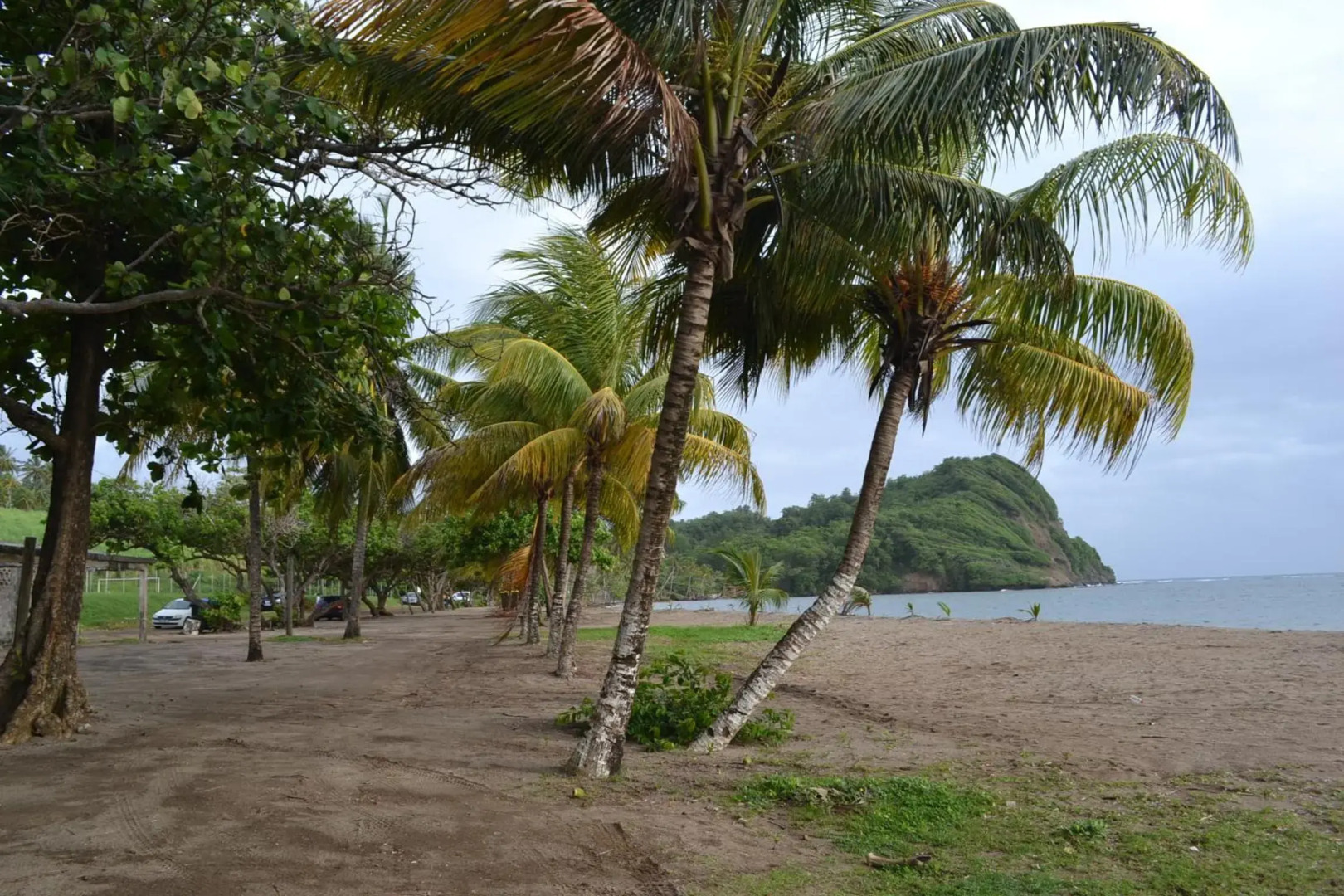 Haut de villa dans son écrin de verdure