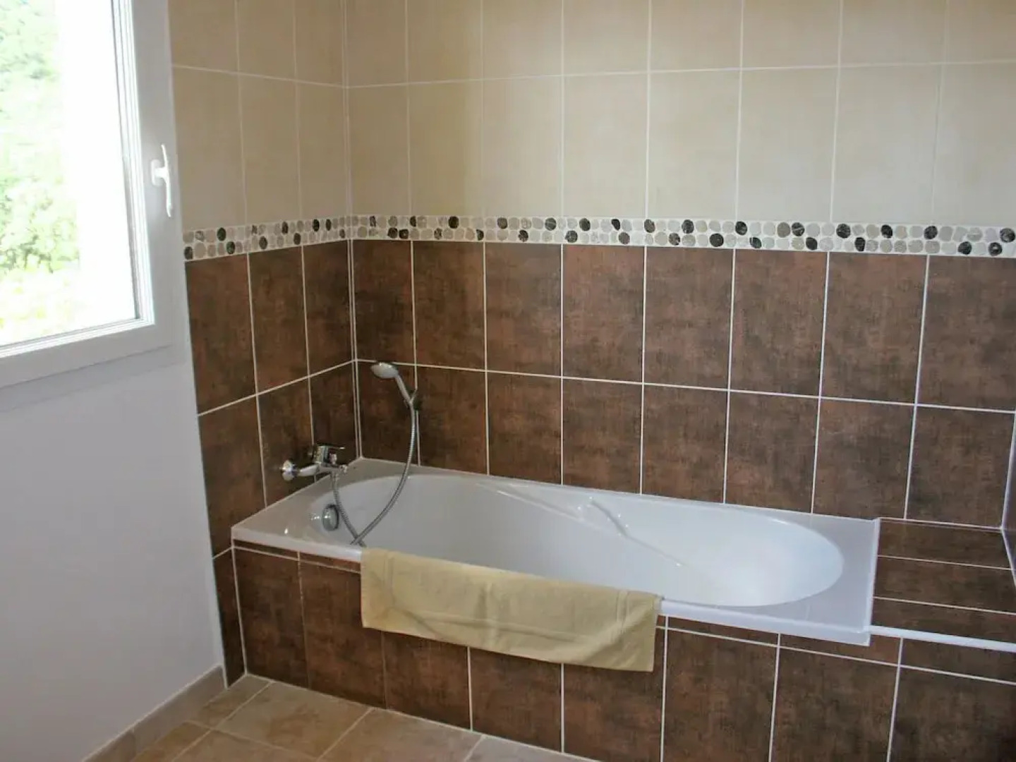 Quaint Holiday Home in Le Plan-de-la-Tour with Pool