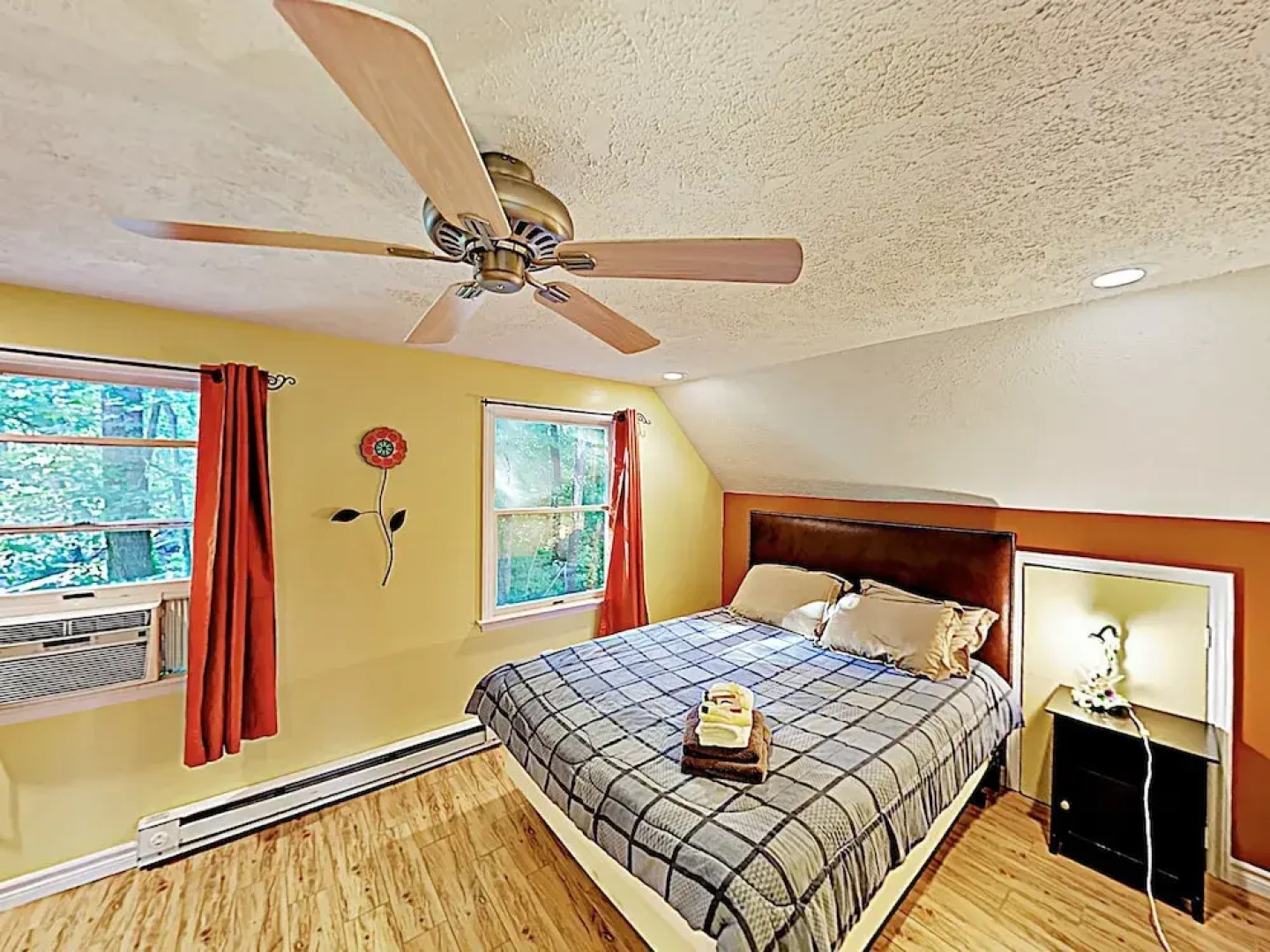 Mountain By Chimney Rock State Park & Lake 4 Bedroom Home