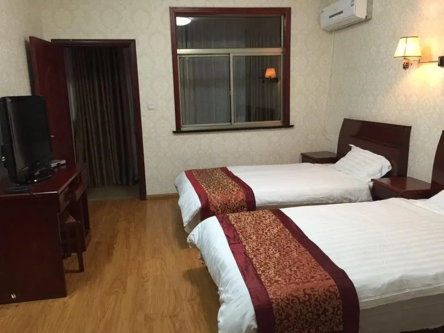 Jiuhuashan Fenghuangyuan Hotel