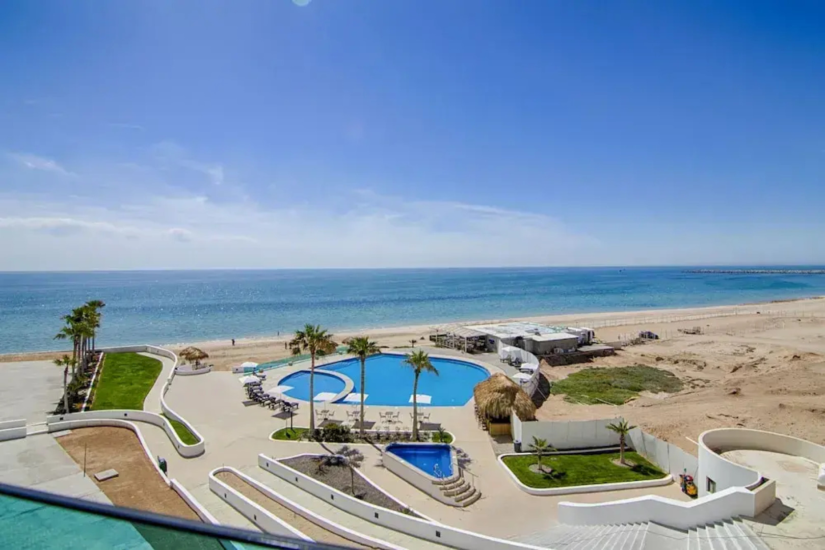 Esmeralda Beach Resort