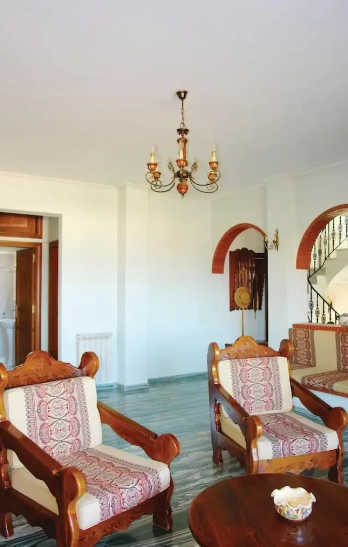 Awesome Home in Kato Assos Peloponne With Wifi and 5 Bedrooms