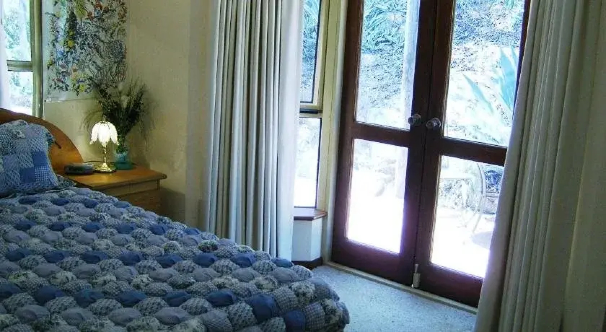 Eleebana Guest House