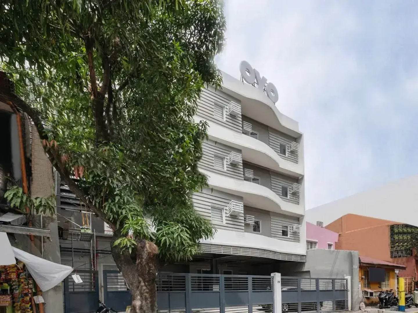 OYO 515 Finnex Hotel (Vaccinated Staff)