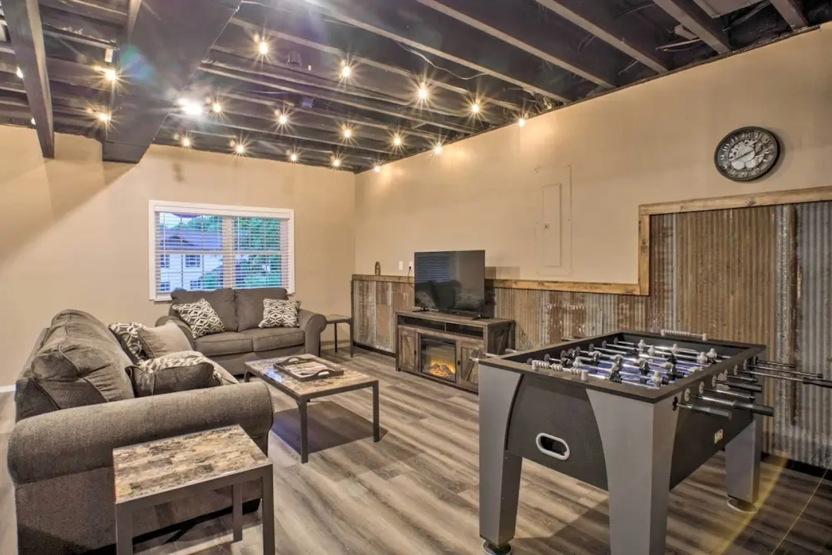 Lakeside Blue Eye Escape w/ Game Room & Hot Tub!