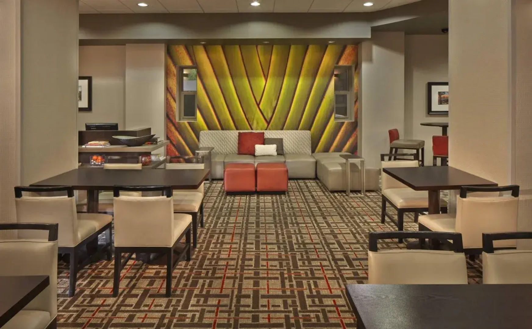 Courtyard by Marriott St. Petersburg Downtown