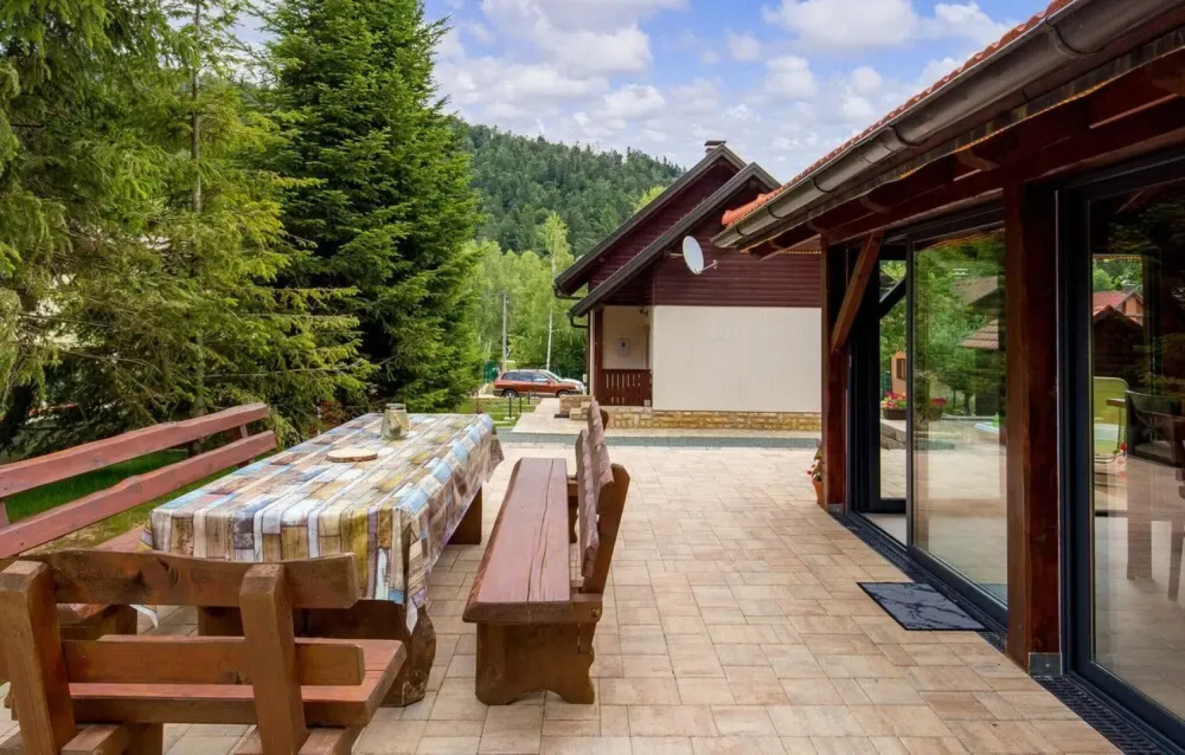 Beautiful Home in Fuzine With Jacuzzi, Wifi and 2 Bedrooms