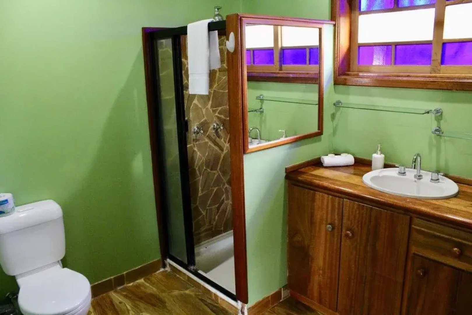 Colonial Court Holiday Apartments