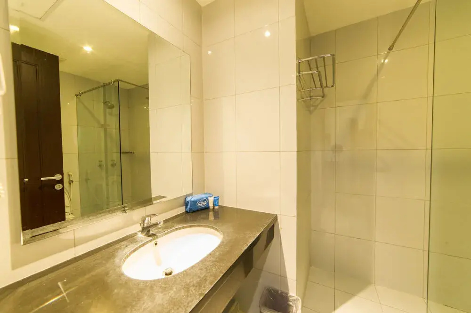 Airy Solo Baru Pandawa Lima Soekarno AC 25