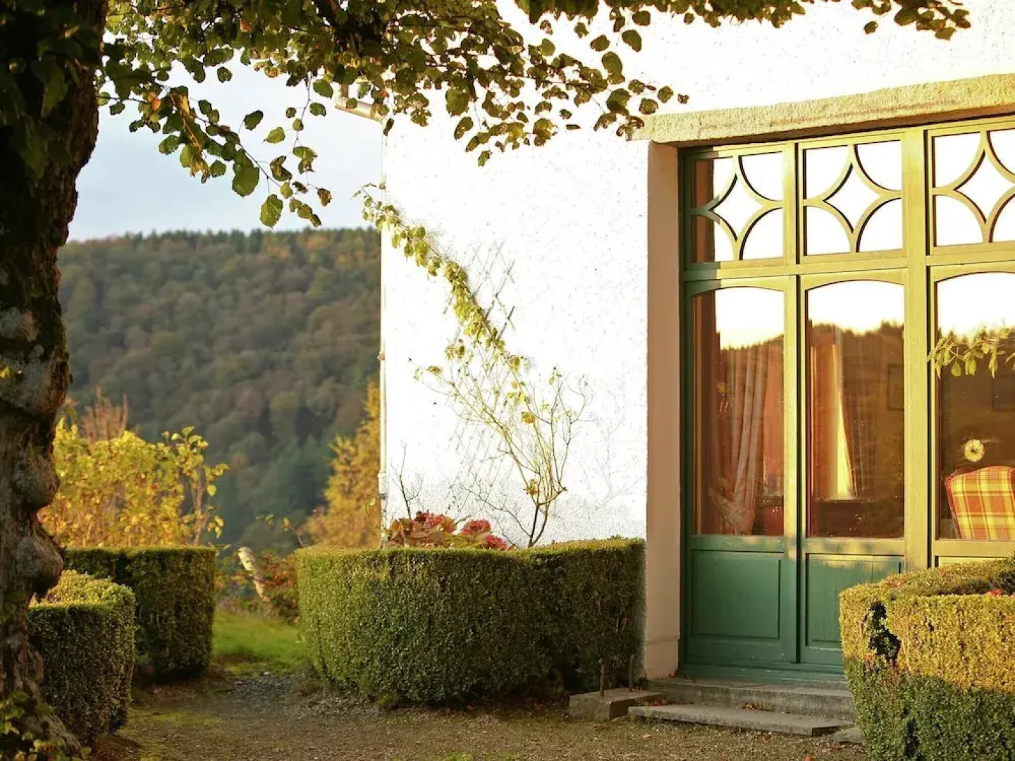 Quaint Holiday Home with Jacuzzi in Bouillon Ardennes