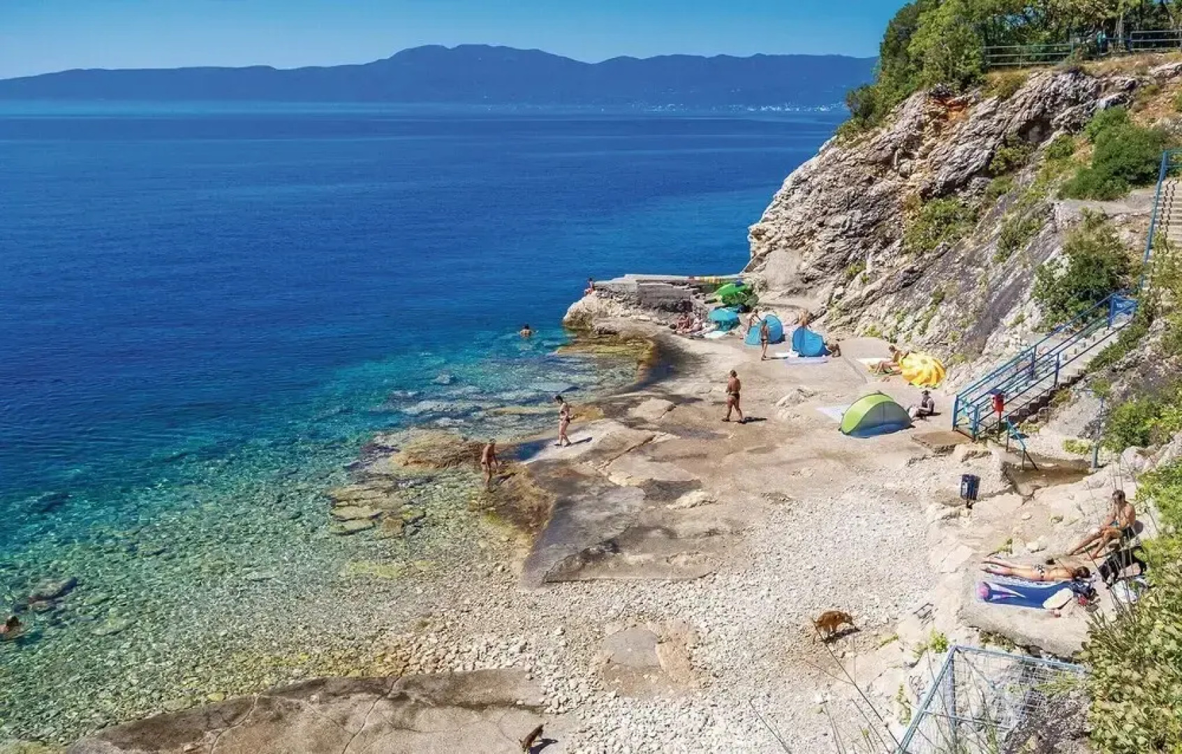 Nice Home in Cavle With Wifi and 2 Bedrooms