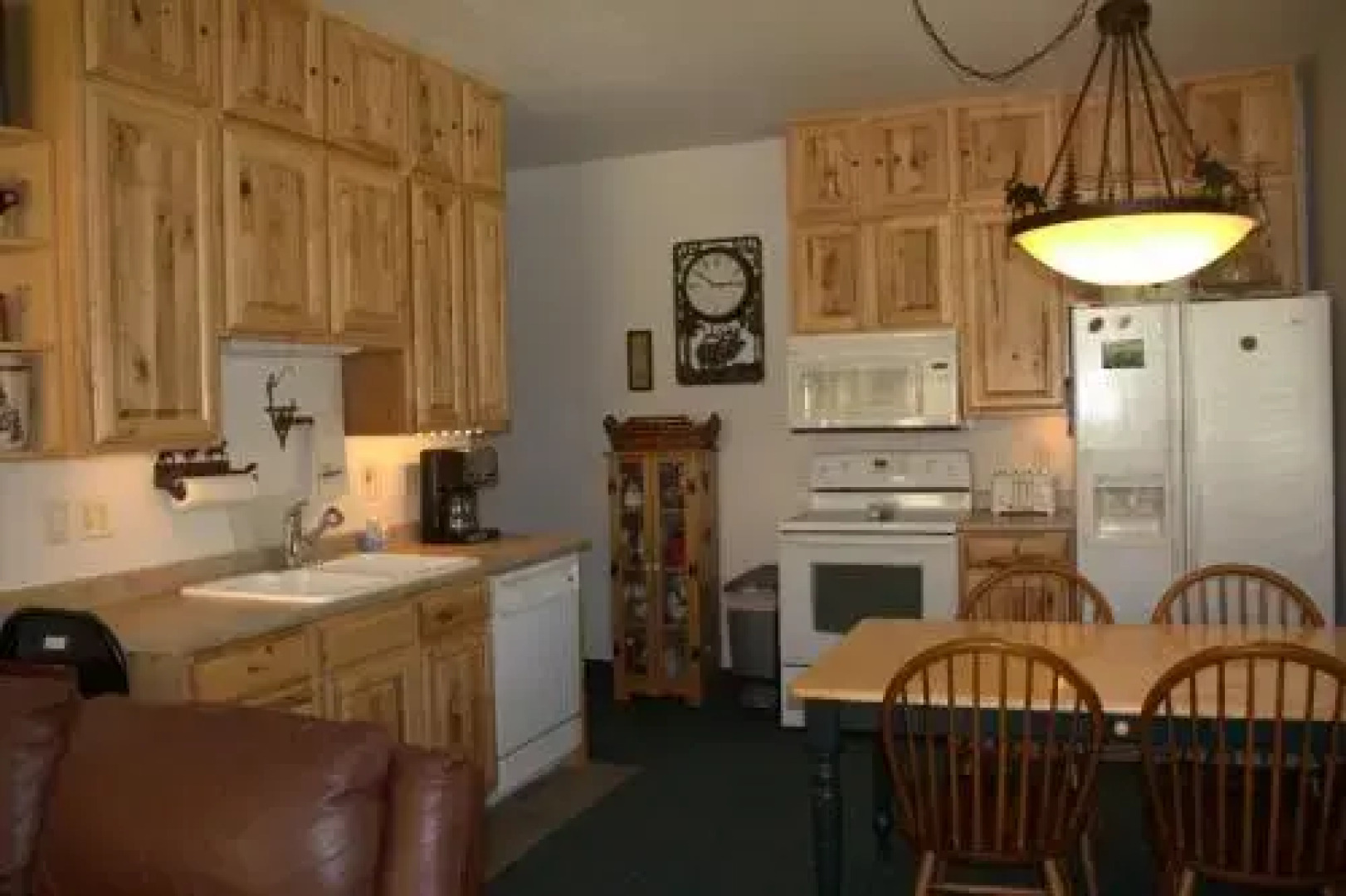 Yellowstone Park Riverfront Cabins