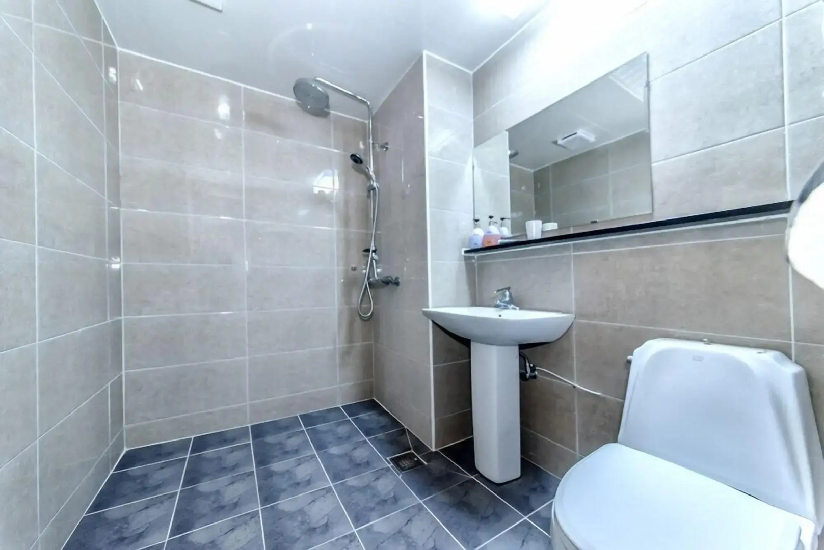 Jungmoon J Hill & City Hotel