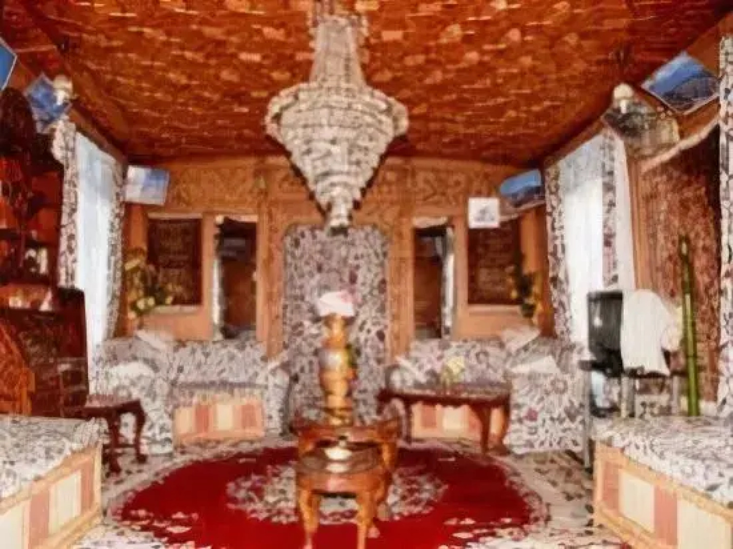 Peace of Mind Group of Houseboat