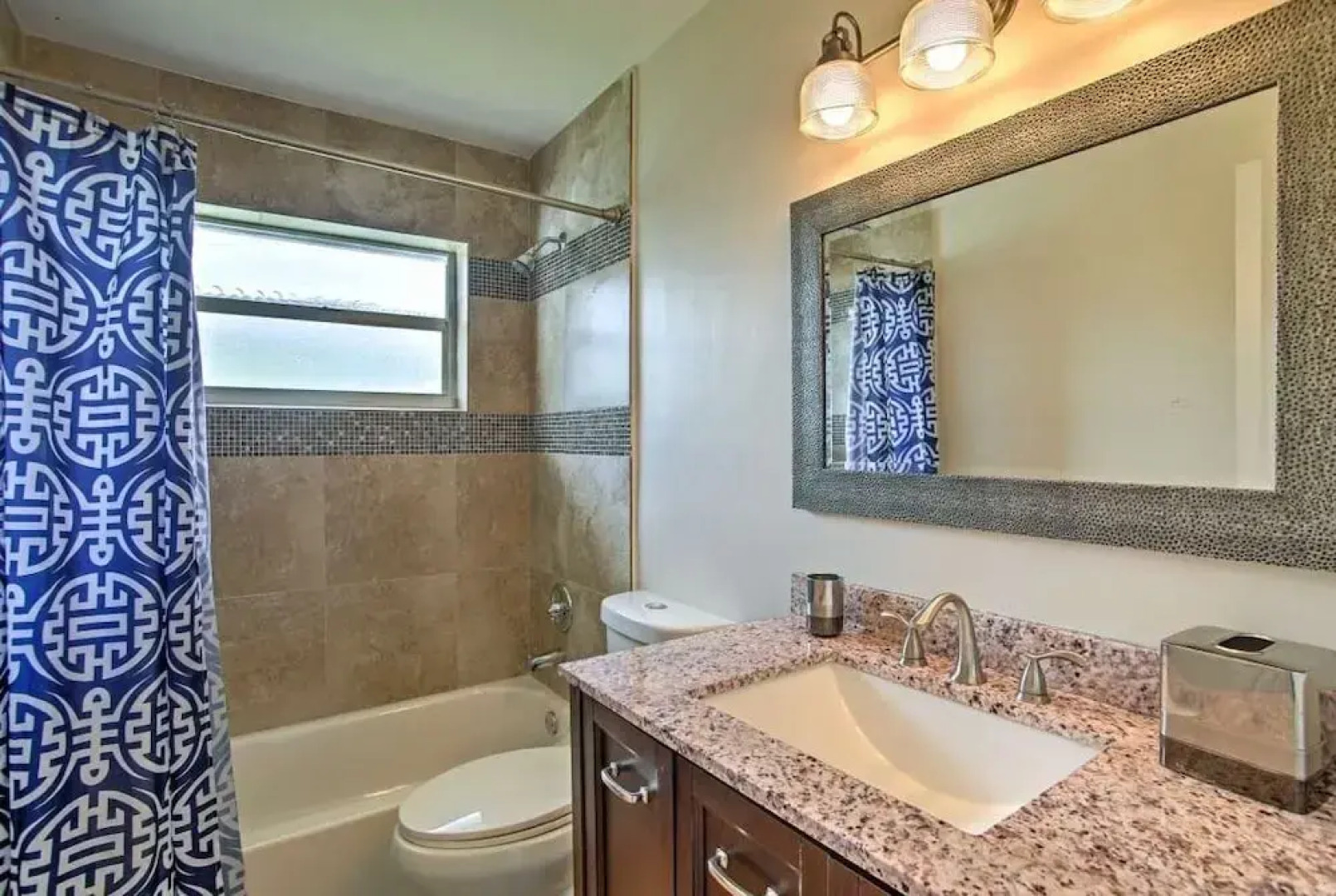 2 Master Suites Pool Home