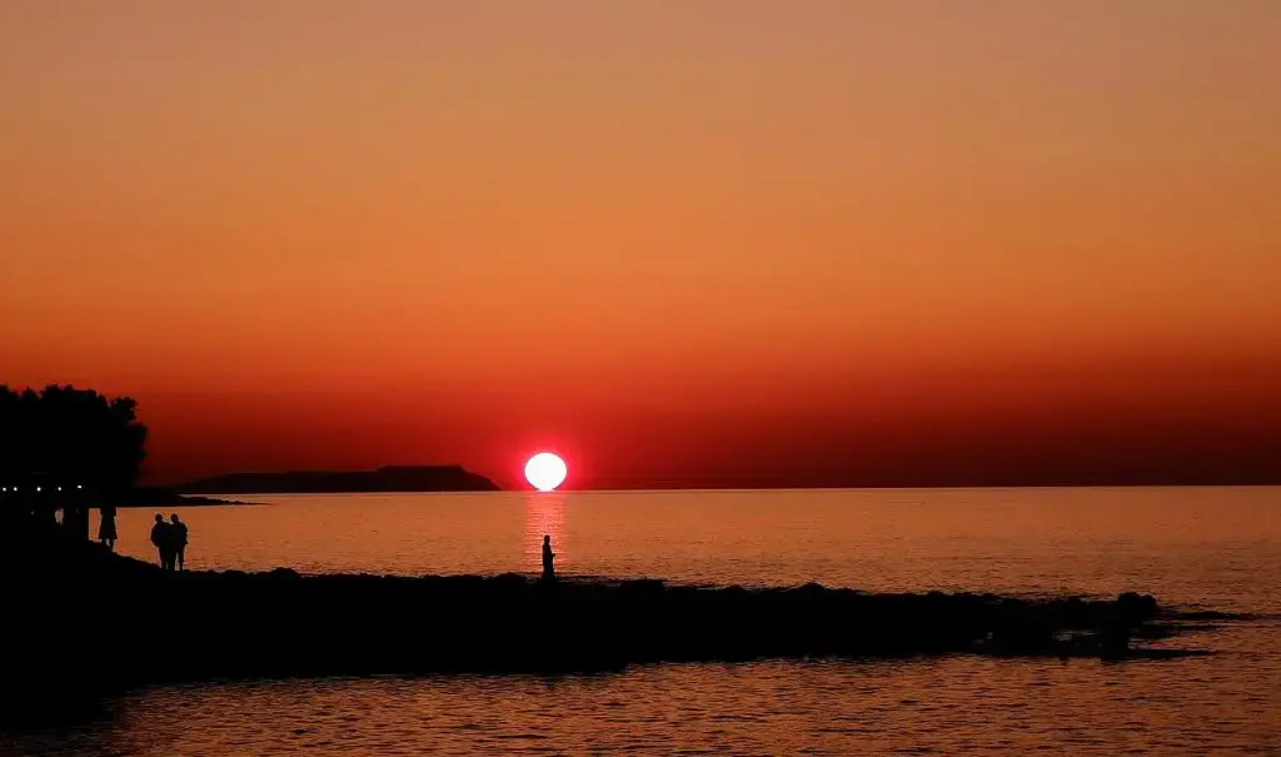 Socrates Apartments & Restaurant