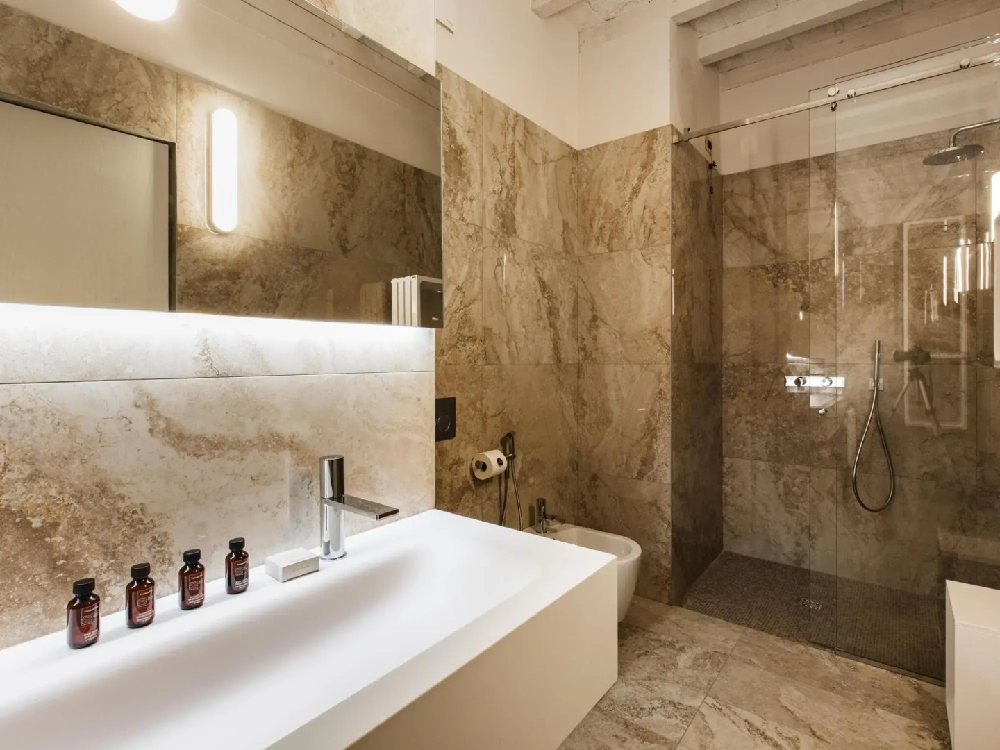 Lush holiday home in Varignana with bubble bath