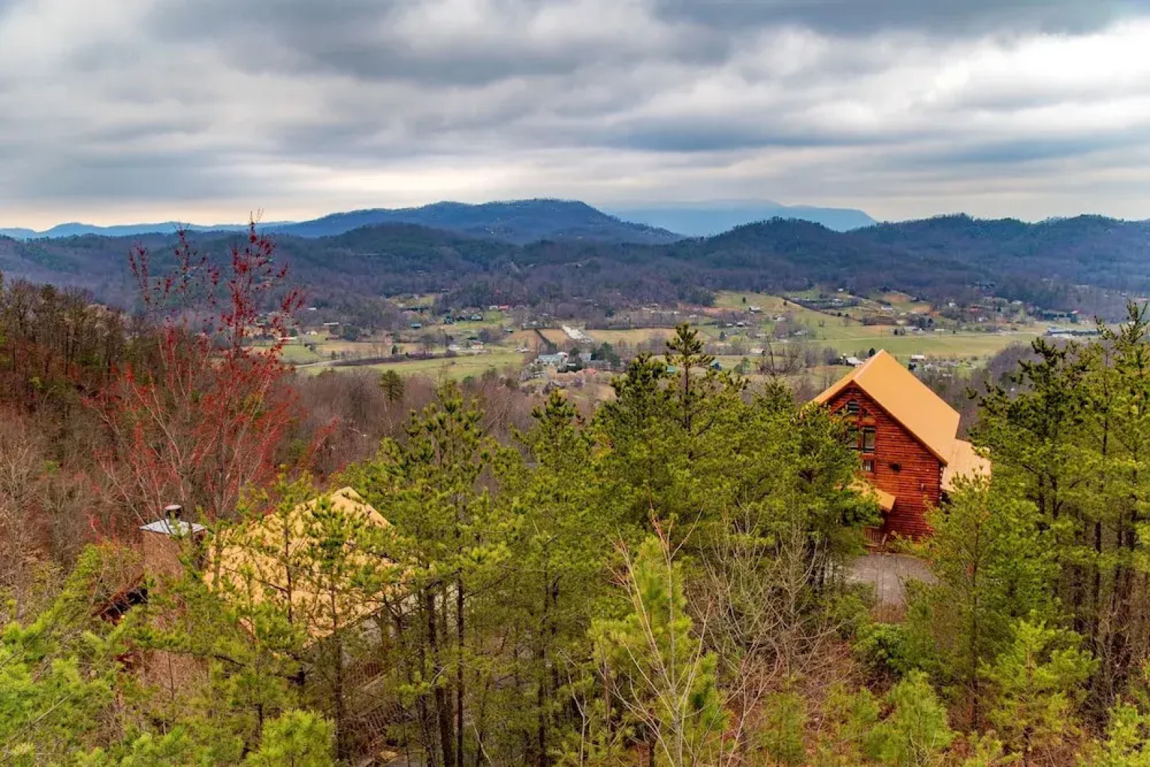 Million Dollar View 4 Bedrooms 5 Bathrooms Cabin