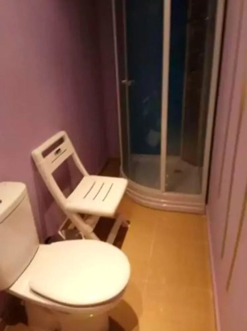 House With 5 Bedrooms in Dos Hermanas, With Pool Access, Enclosed Gard