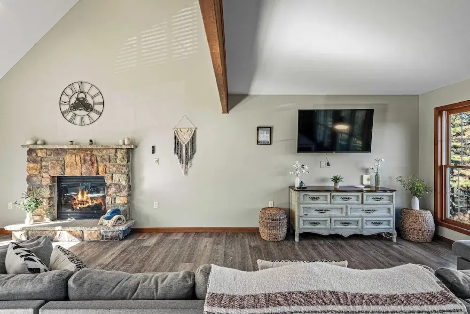 Laker's Pointe by Avantstay Lakefront Private Peninsula Hot Tub, Game Room