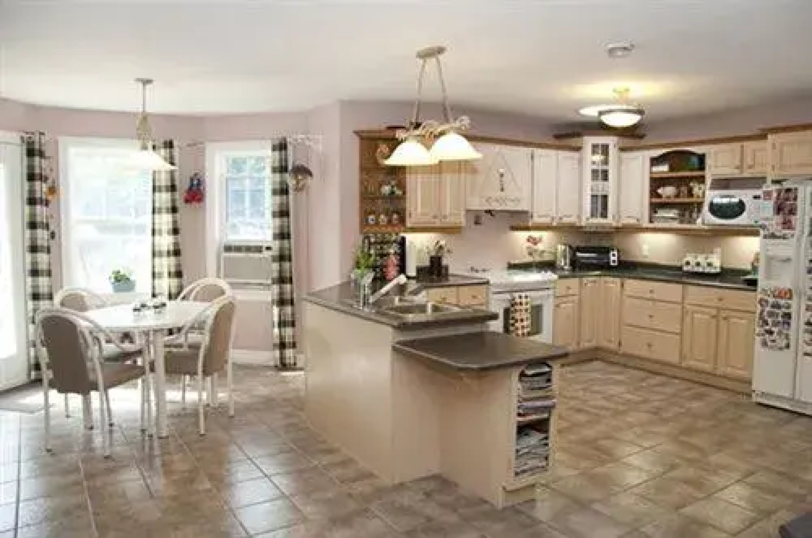 Snowflake Manor Bed & Breakfast