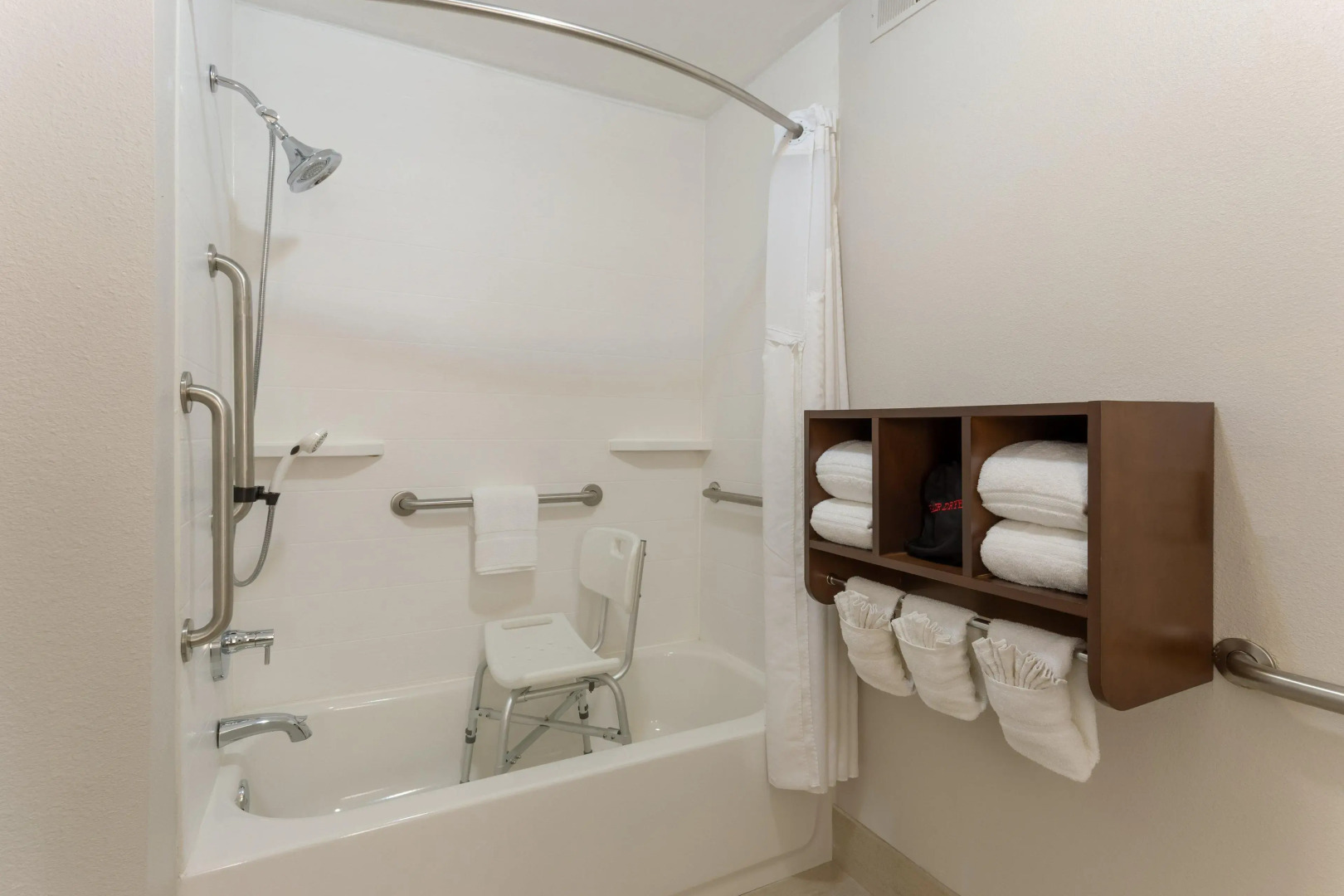 Holiday Inn Express & Suites Scottsburg by IHG