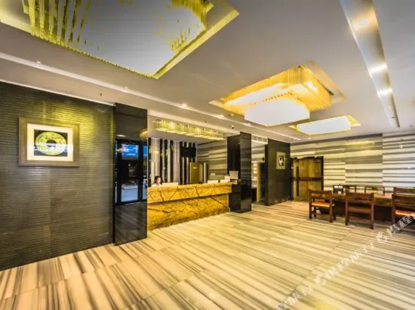 Jiudu Shangpin Business Hotel