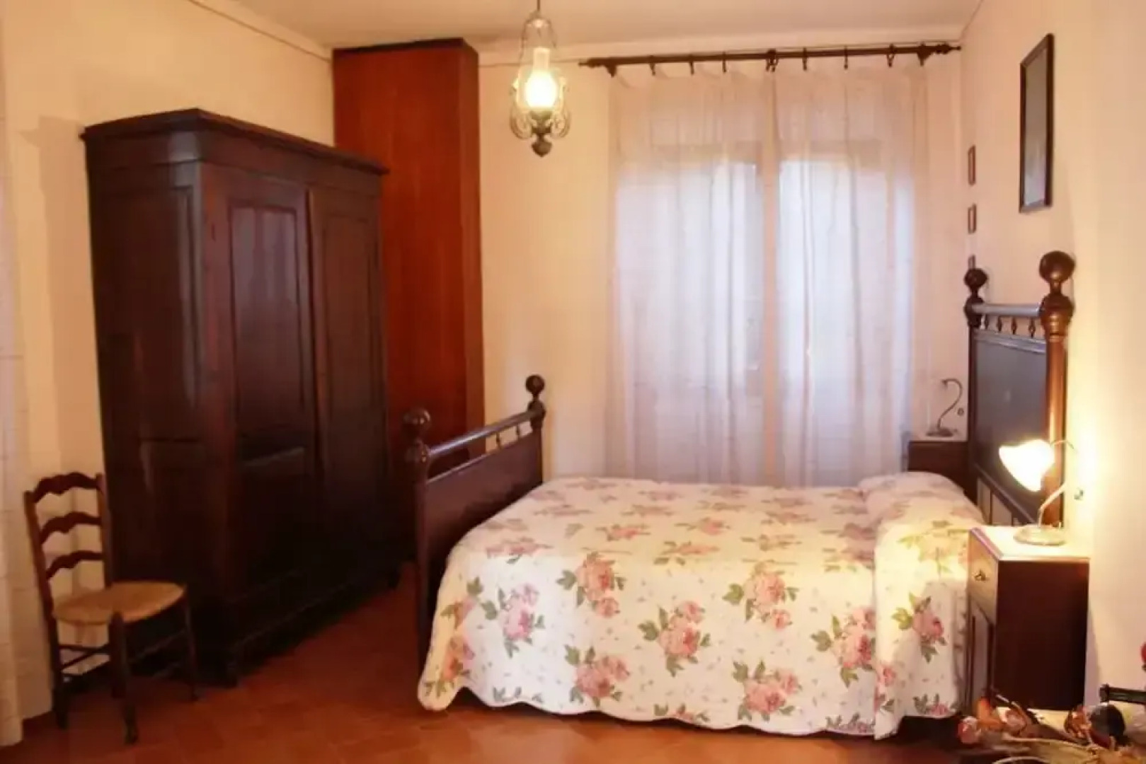 Beautiful Private Villa for 10 People with Private Pool, WIFI, TV, Pets Allowed and Parking