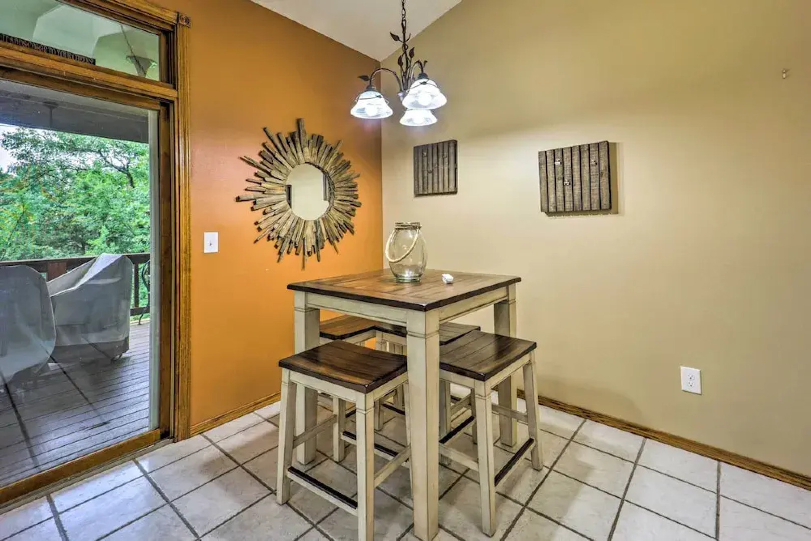 Waterfront Home on Beaver Lake w/ 2 Decks!