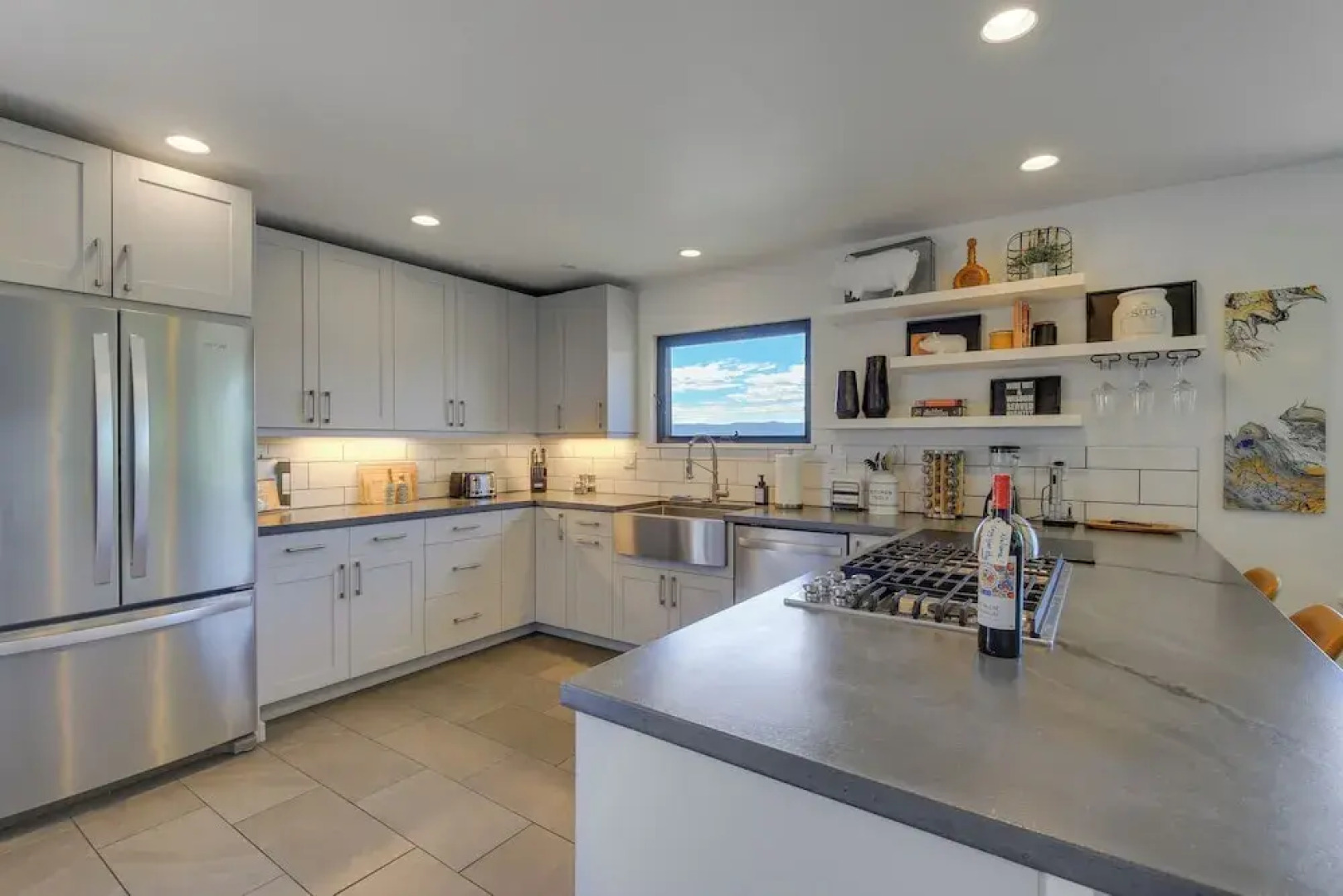 Mt Hood Views: Modern Underwood Home w/ Deck!