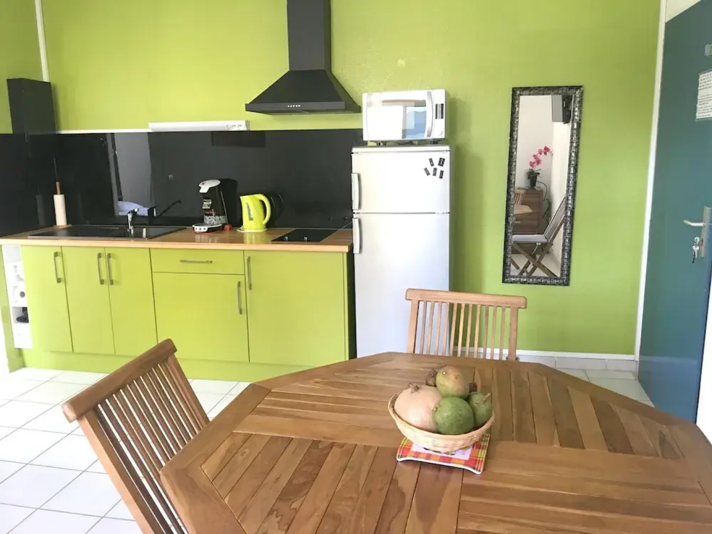 Apartment With one Bedroom in Le Gosier, With Enclosed Garden and Wifi