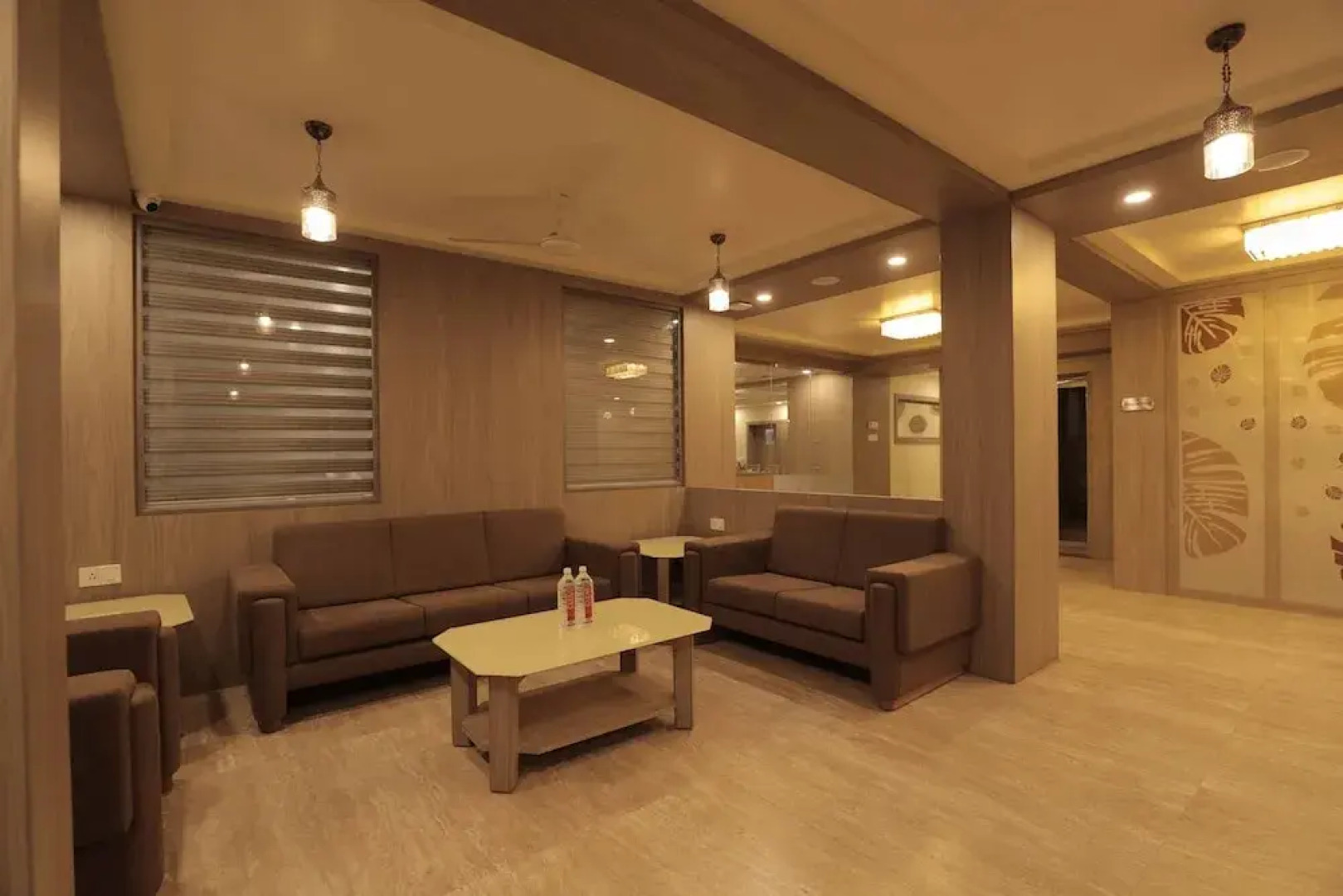 Pride Biznotel Gir Sasan