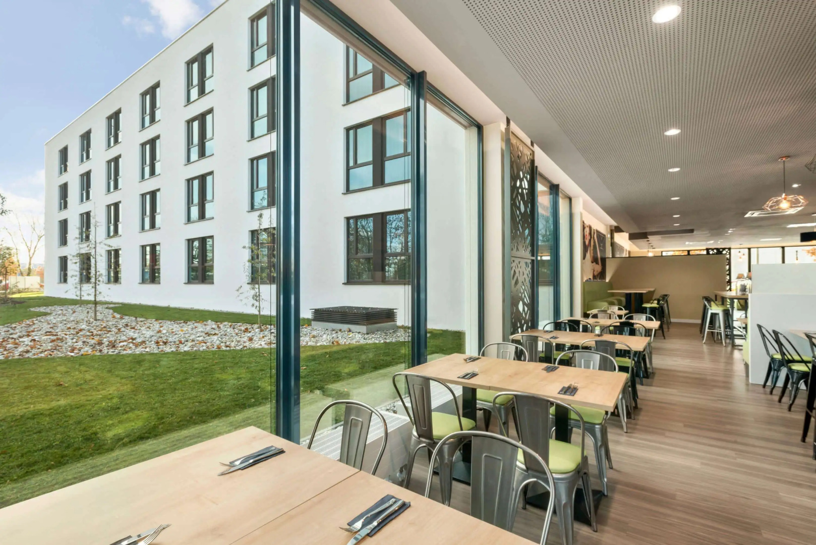 Super 8 by Wyndham Munich City North