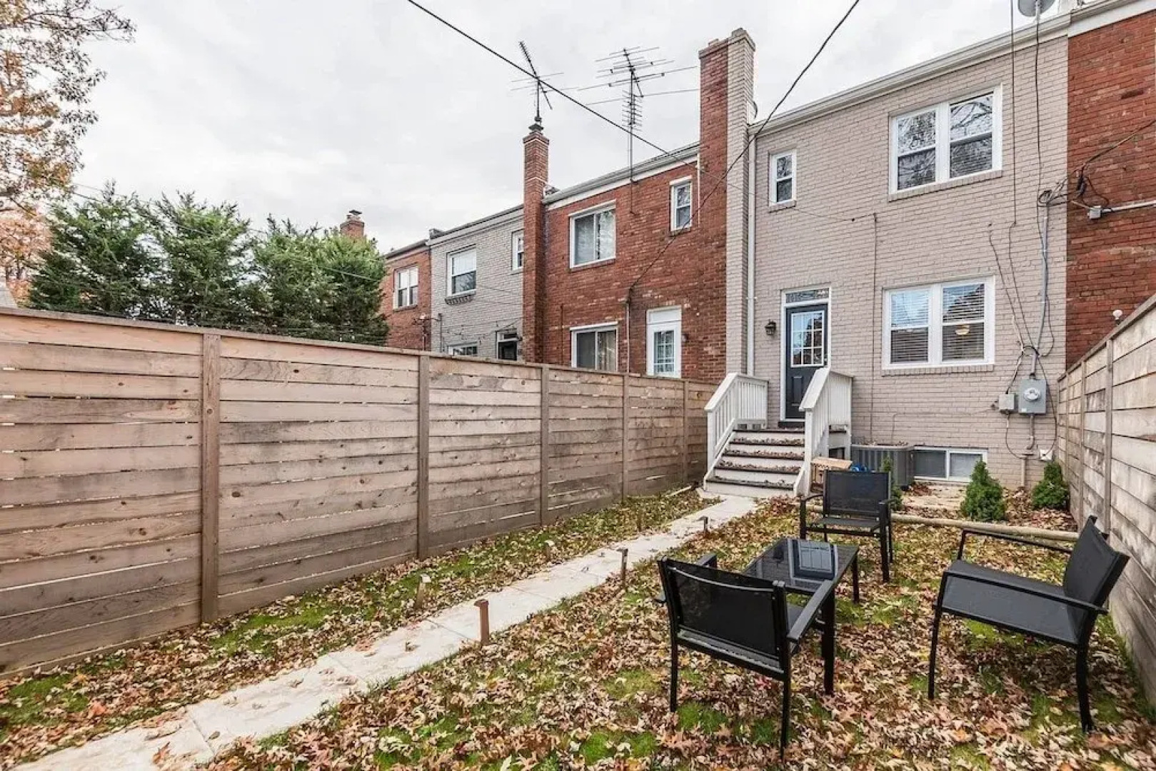 Beautiful 3br/2ba House with cozy backyard by CozySuites