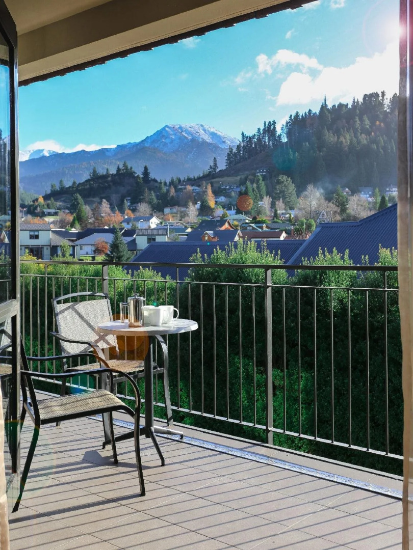 Village Lake Apartments