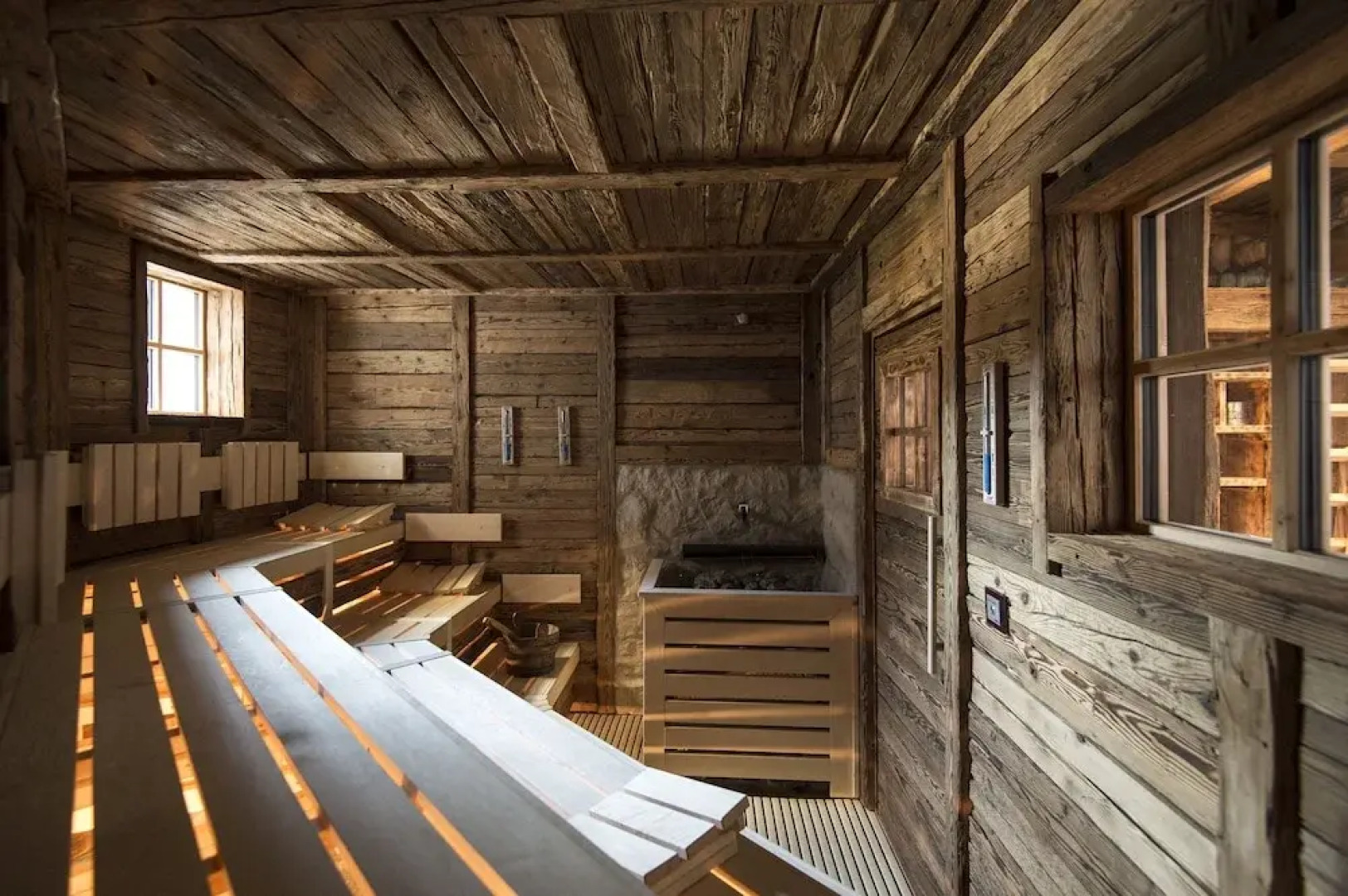 Post Alpina - Family Mountain Chalets