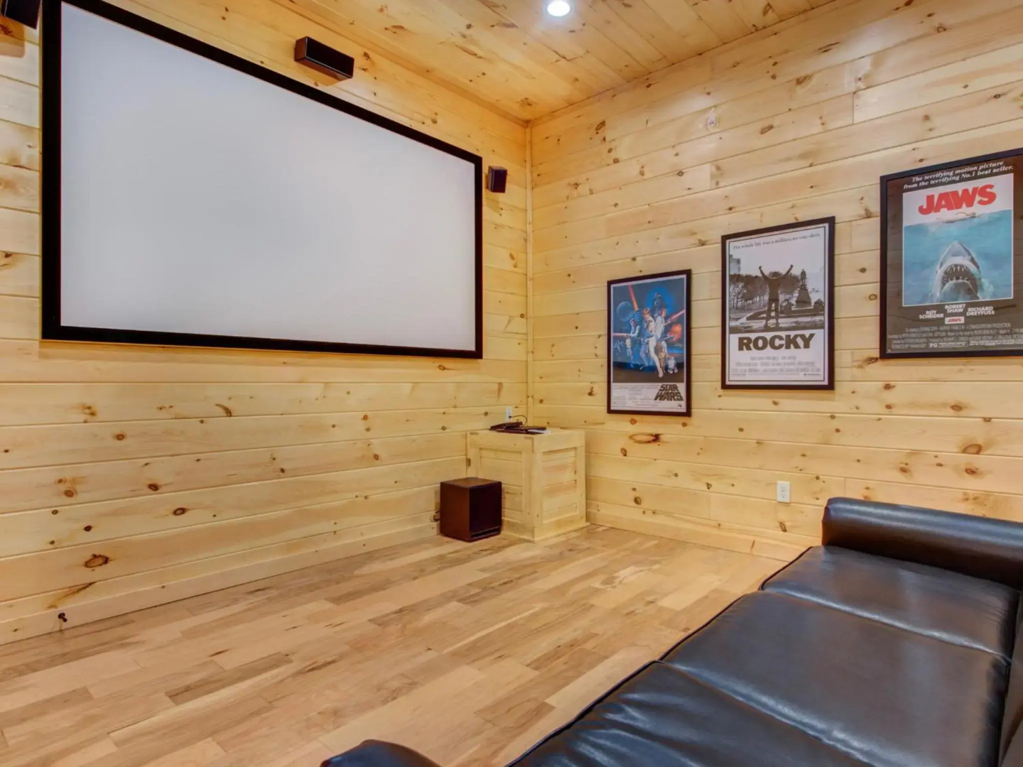 Gatlinburg Escape, 5 Bedrooms, Hot Tub, Arcade, Game Room, Sleeps 16