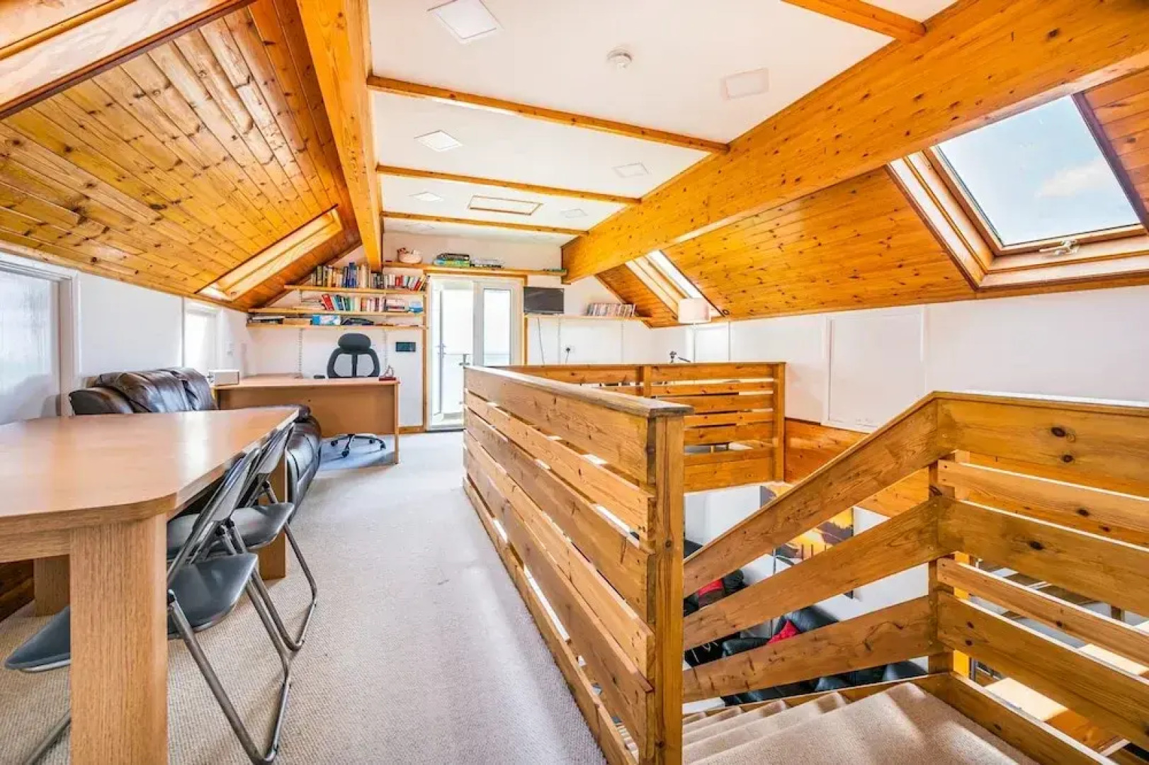 Beachfront House With 2 Kayaks Sleeps 8