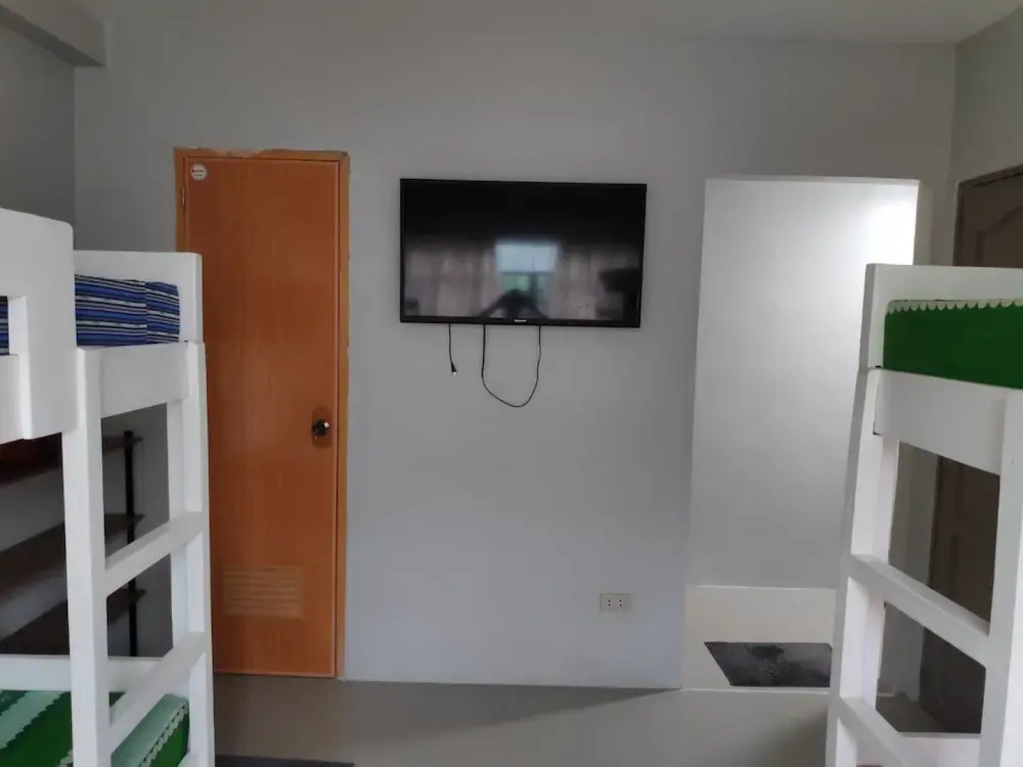 Beinte Singko de Marso Apartments