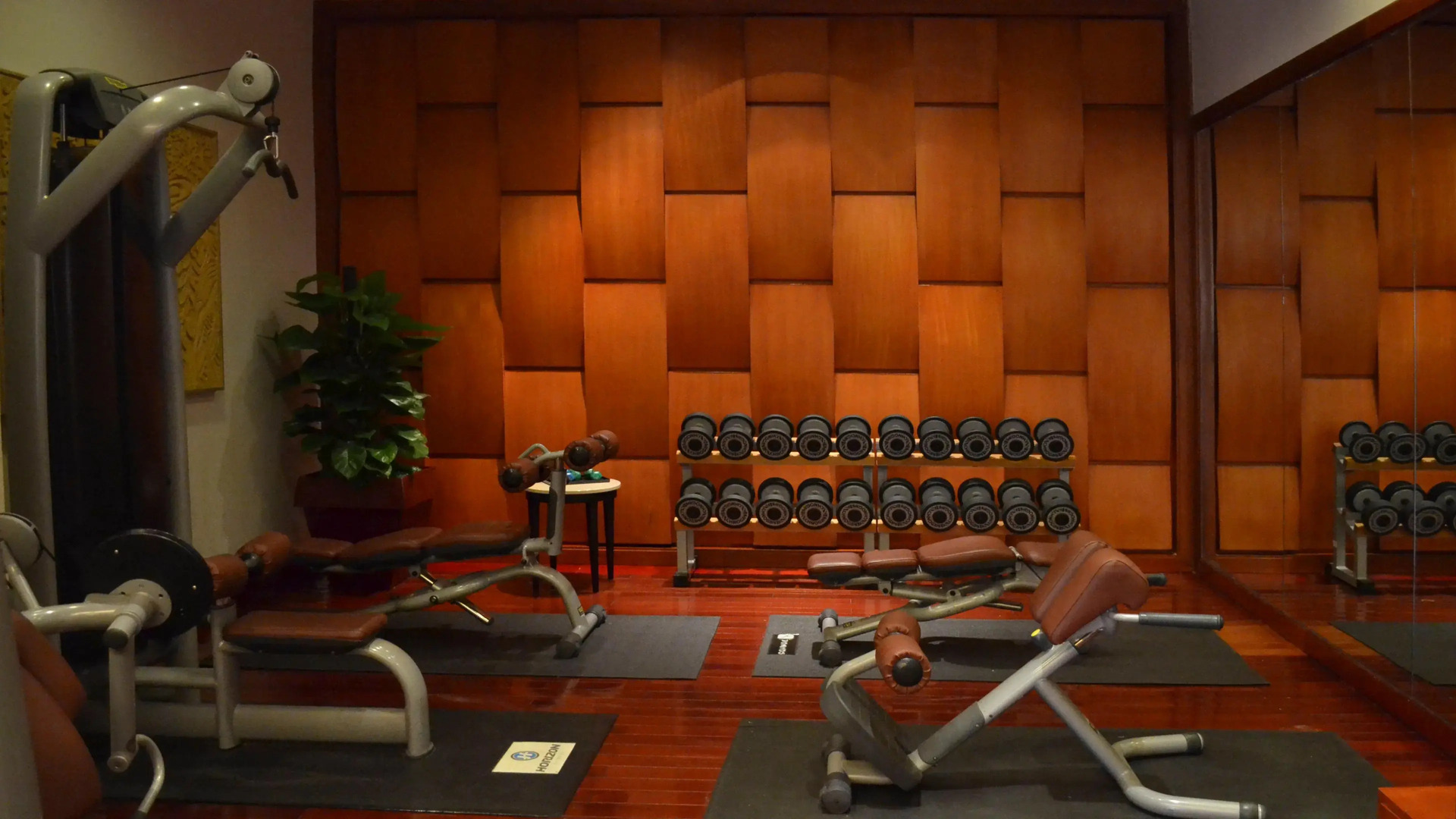 Crowne Plaza Chongqing Jiefangbei(Formerly InterContinental Chongqing)