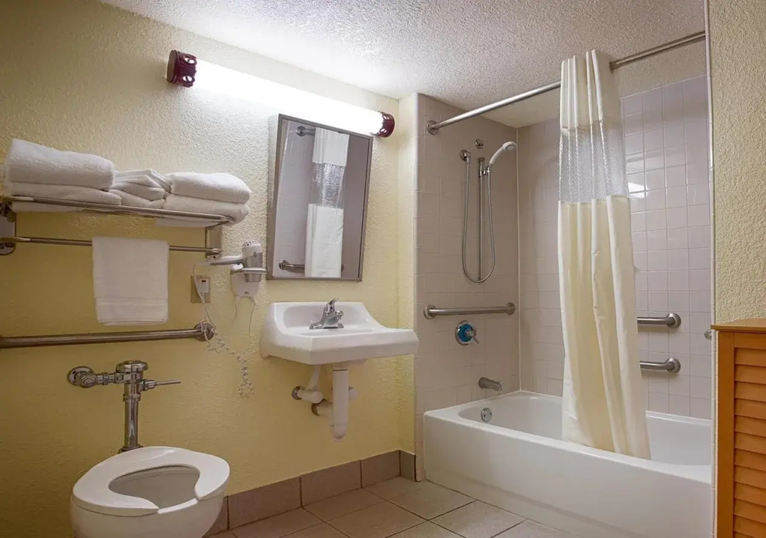 Best Western Aku Tiki Inn