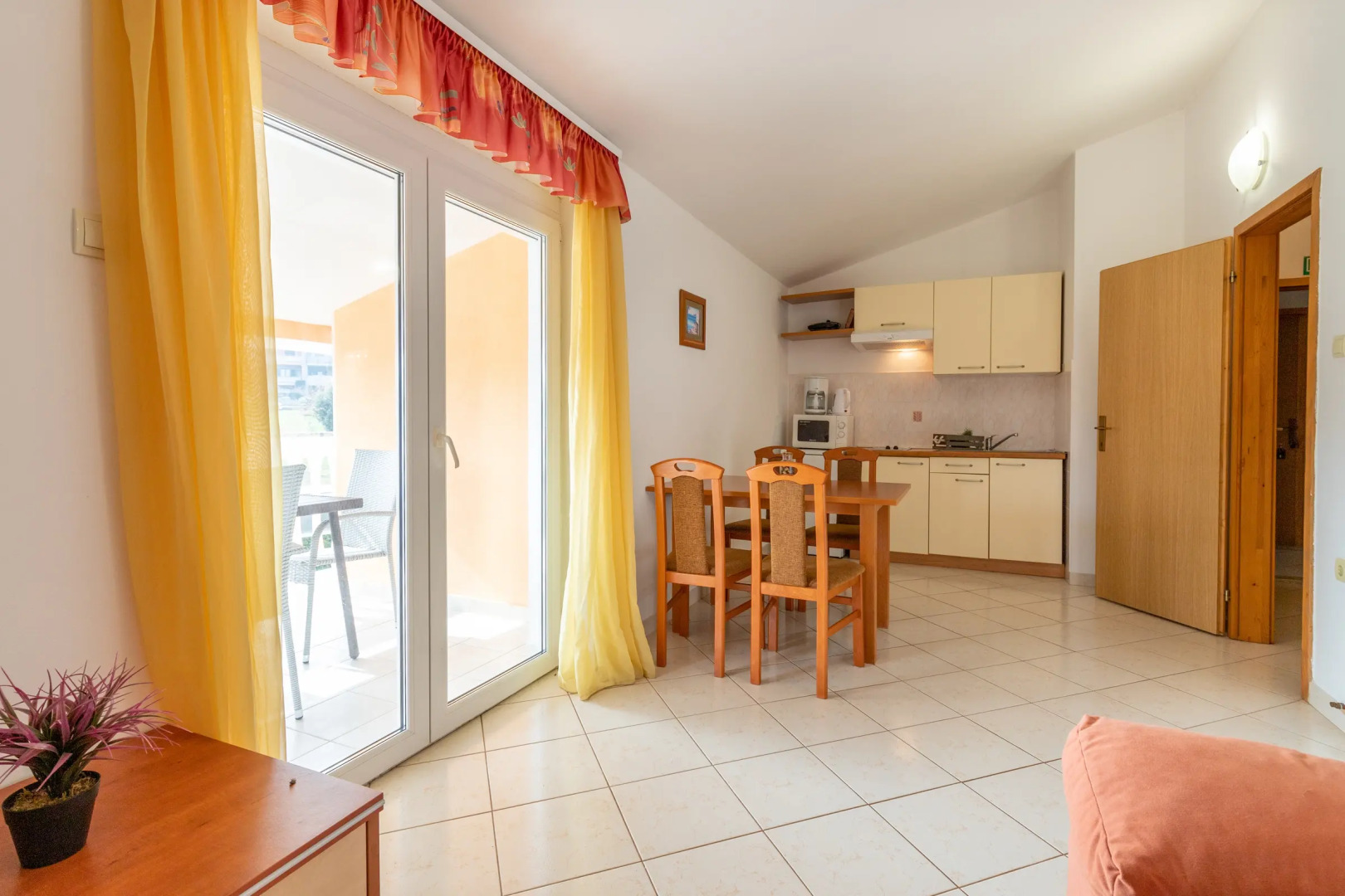 Pool Apartment Suzi 5