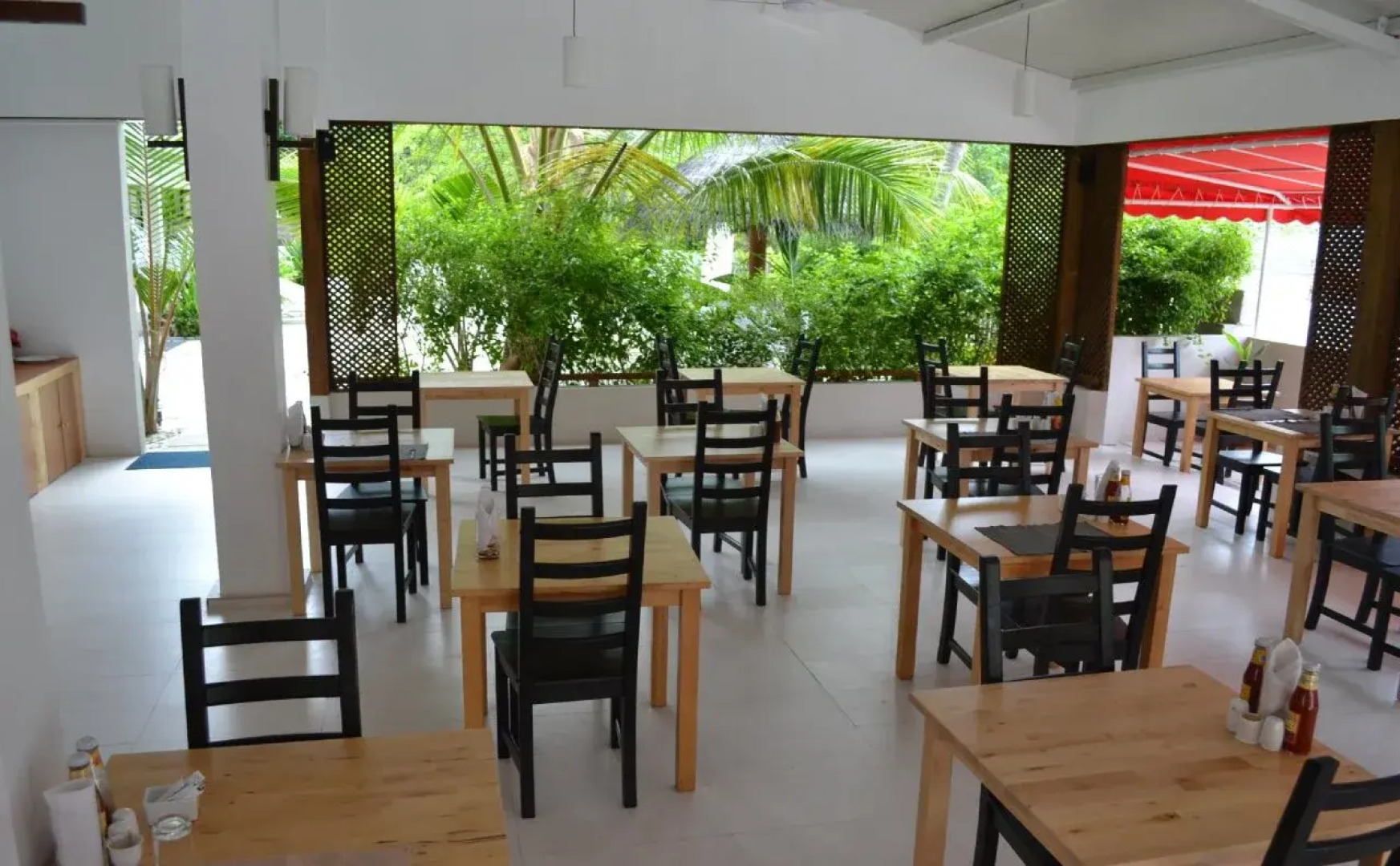 TME Retreats Dhigurah