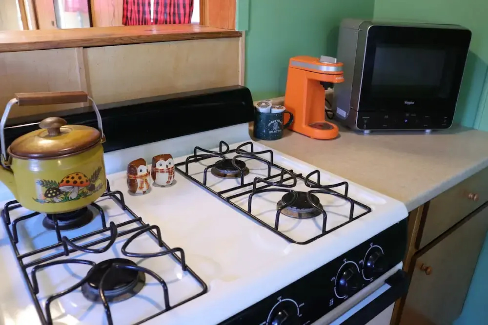 Hicksville Pines Chalets & Motel