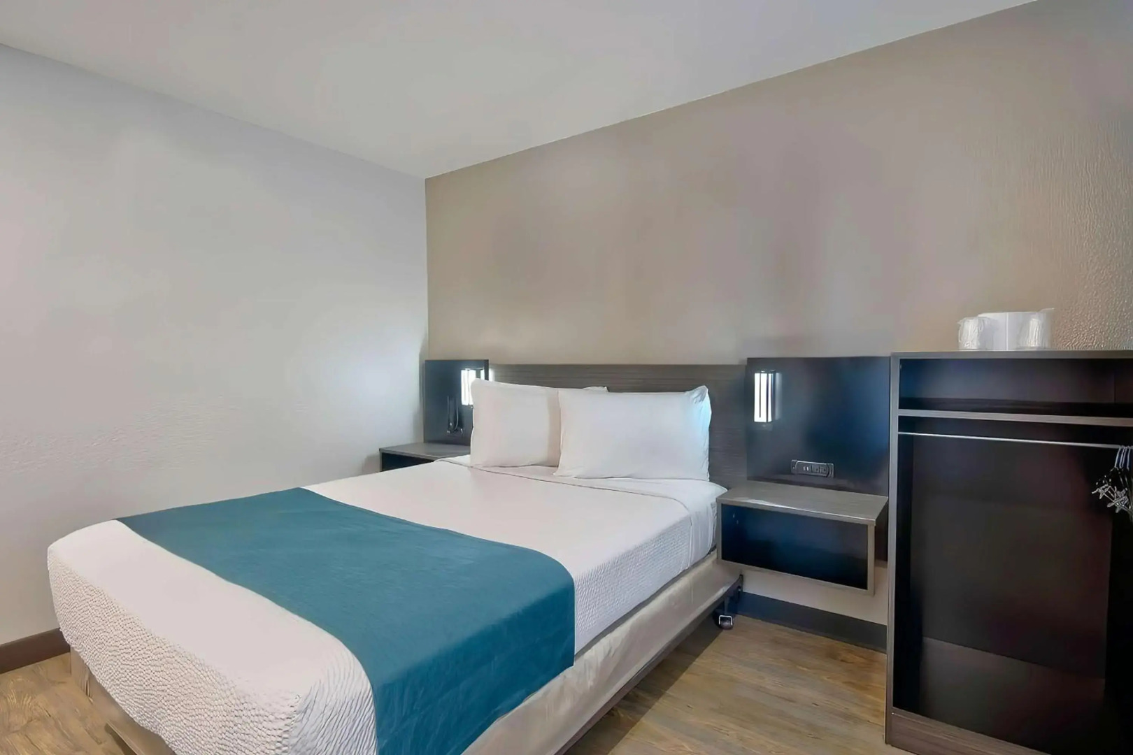 Motel 6 Palmdale, CA