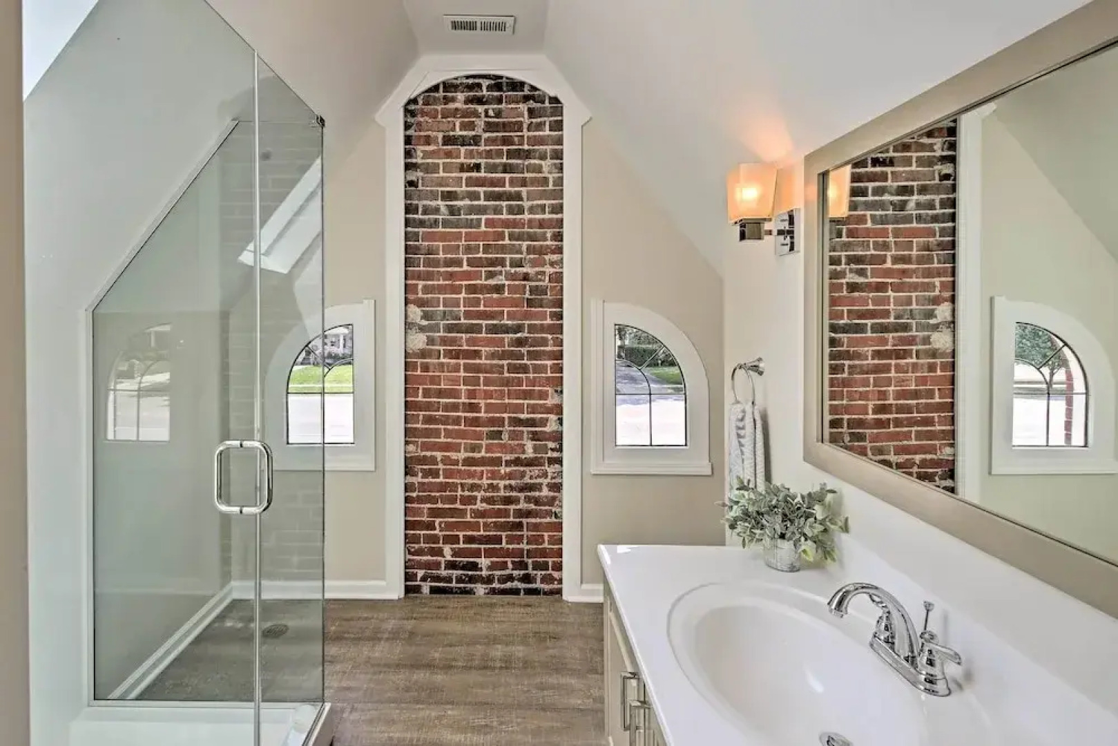 Indianapolis Vacation Rental - Walk to the Ims!