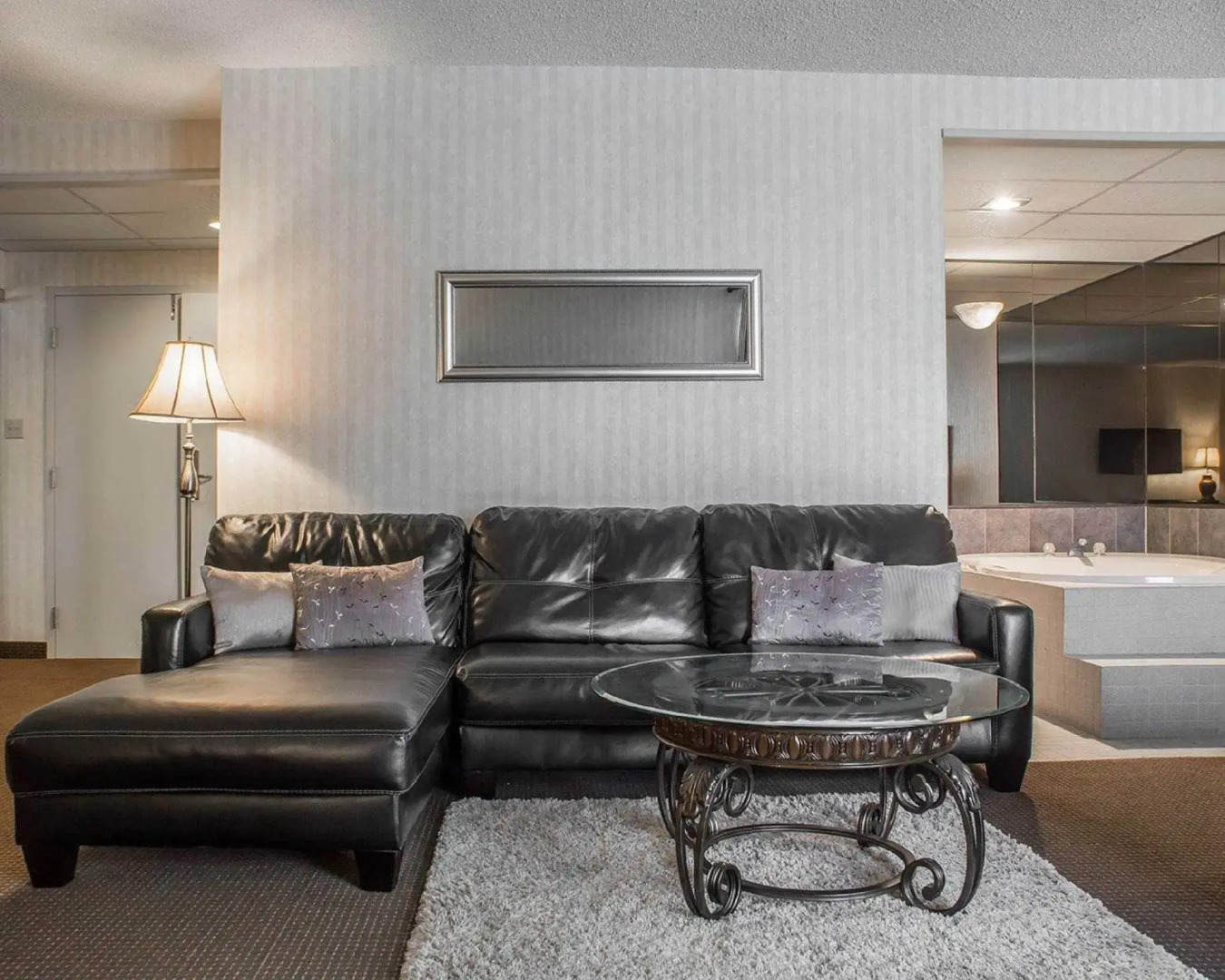 Quality Hotel & Suites