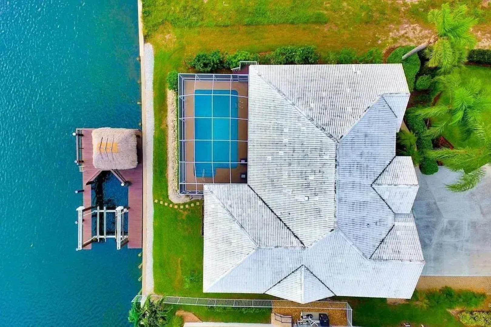 BE324 4 Bedroom Holiday Home by Marco Naples Vacation Homes